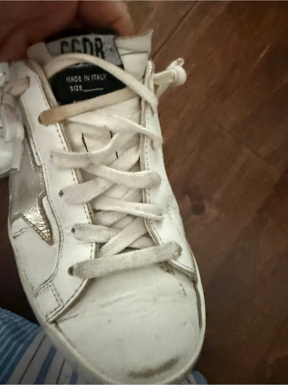 Golden goose size 35 Women's Super-Star with gold sparkle foxing $640